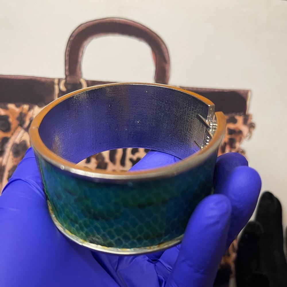 Silver wide bangles - Picture 7 of 9